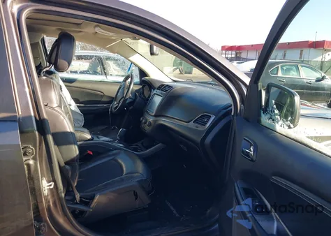 2016 Dodge Journey Crossroad Plus z USA, uszkodzony, nr VIN 3C4PDDGG6GT168588